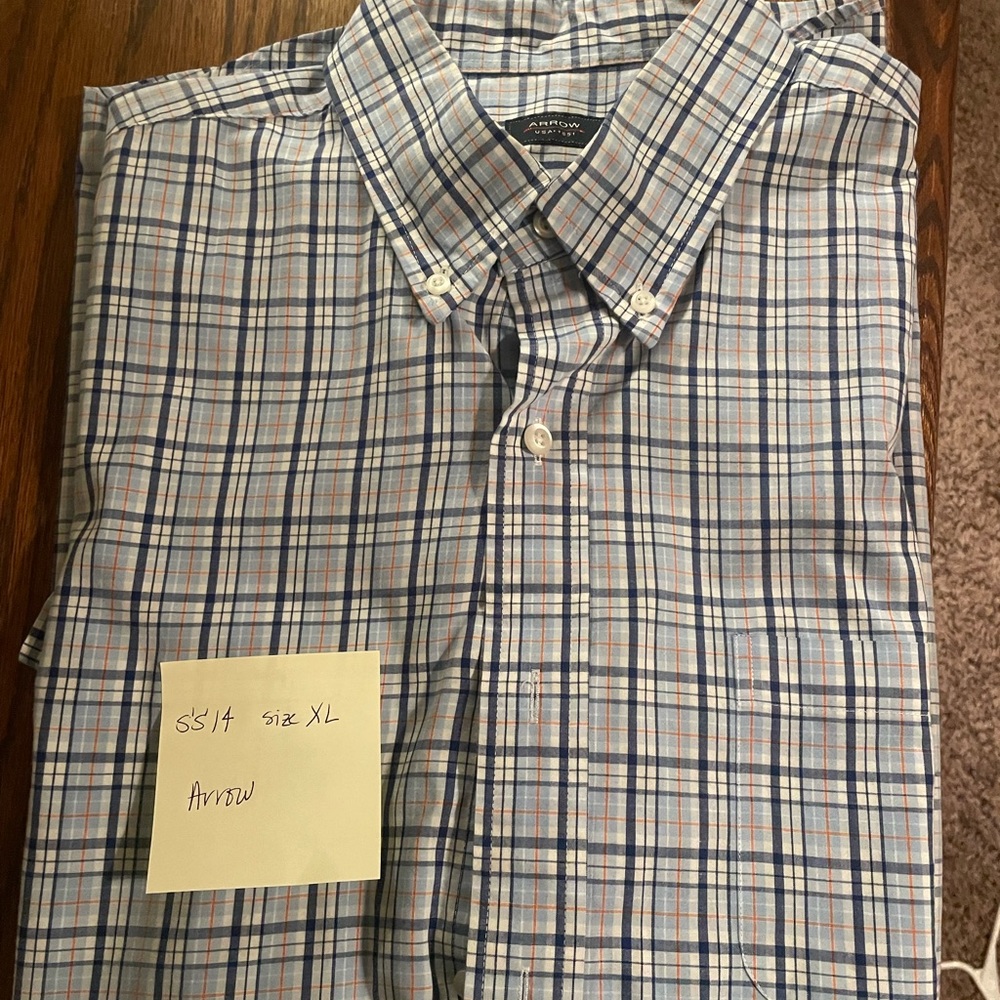 Men’s button up arrow